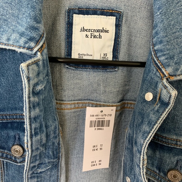 A&F Denim Jacket - Picture 4 of 6